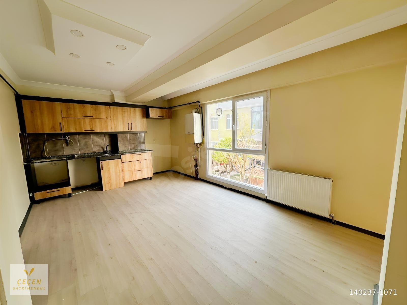 FİYATI DÜŞTÜ! CUMHURİYET PARKI CİVARI 1+1 DAİRE ARAKAT BALKONLU