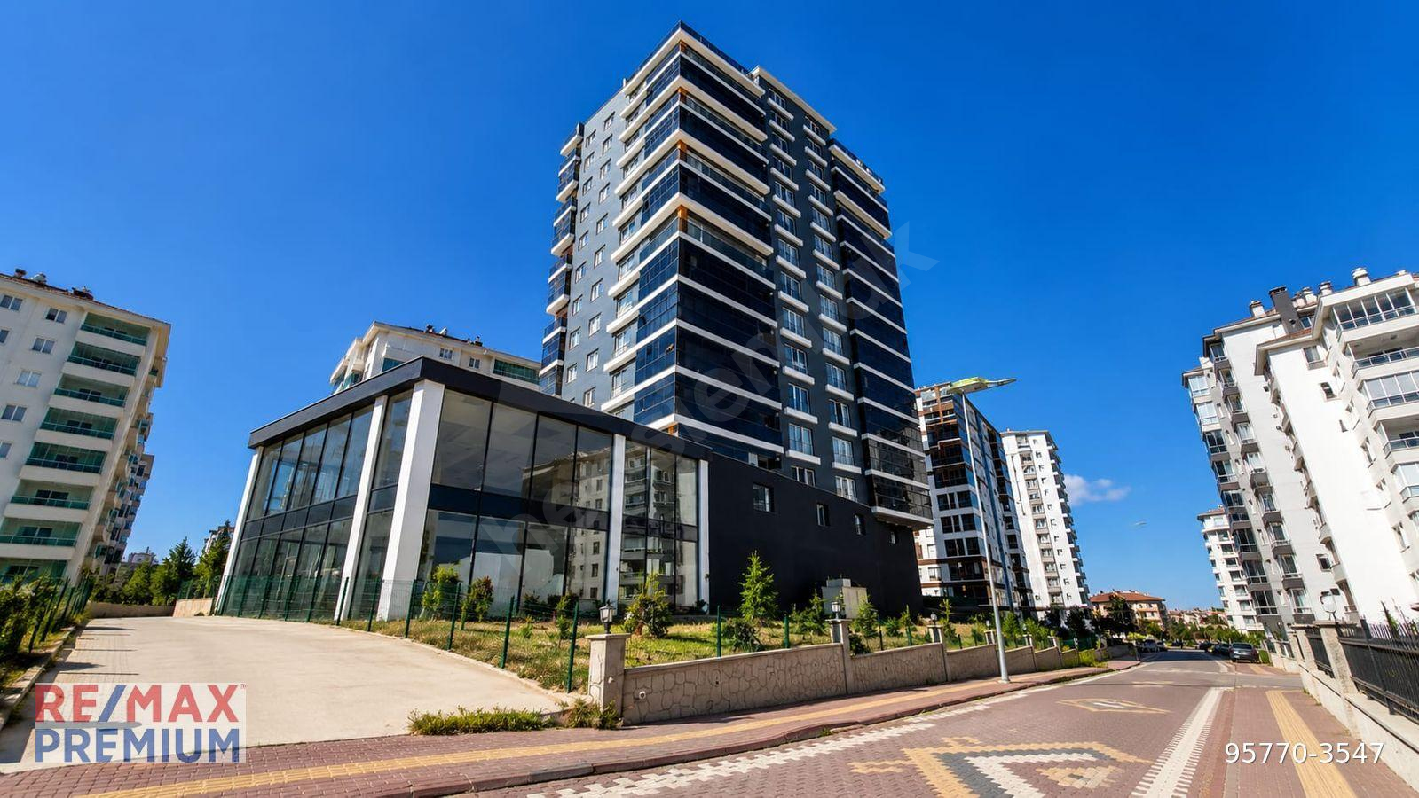 PURSAKLAR MERKEZ'DE 190 M² GENIŞ KULLANIMLI 4+1 SATILIK DAIRE