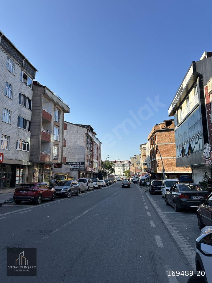 Arnavutköy merkez cadde üzeri 2+1 kiralık