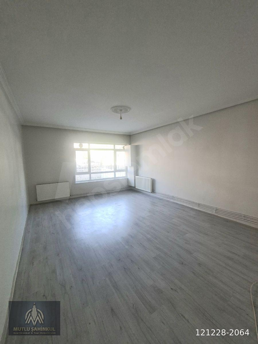 TIP FAKÜLTESİ CADDESİ YAKINI GİRİŞ ÖN CEPHE BAĞIMSIZ 2+1DAİRE