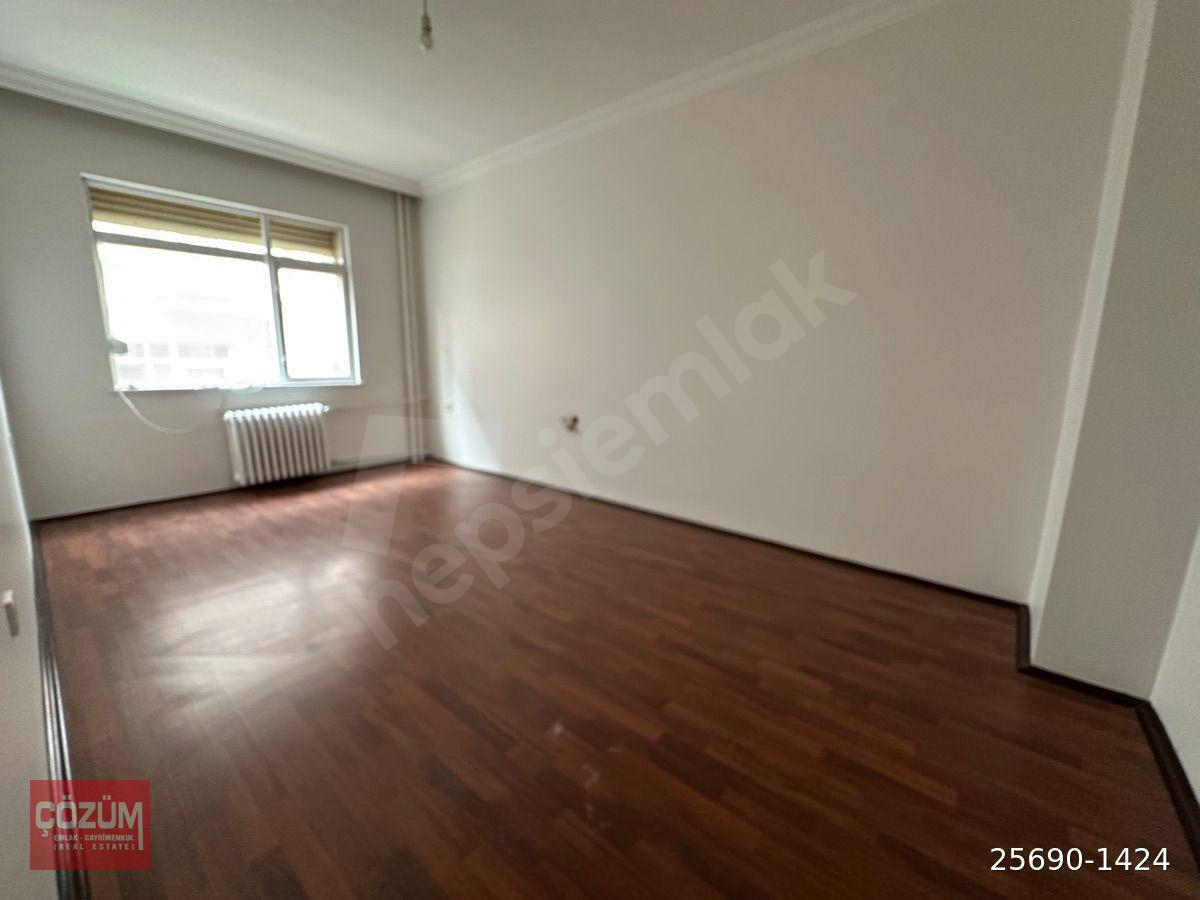 HİLTON VE SHERATON OTEL ARKASI KENNEDY CAD. 1+1, BALKONLU, YÜKSEK GİRİŞ