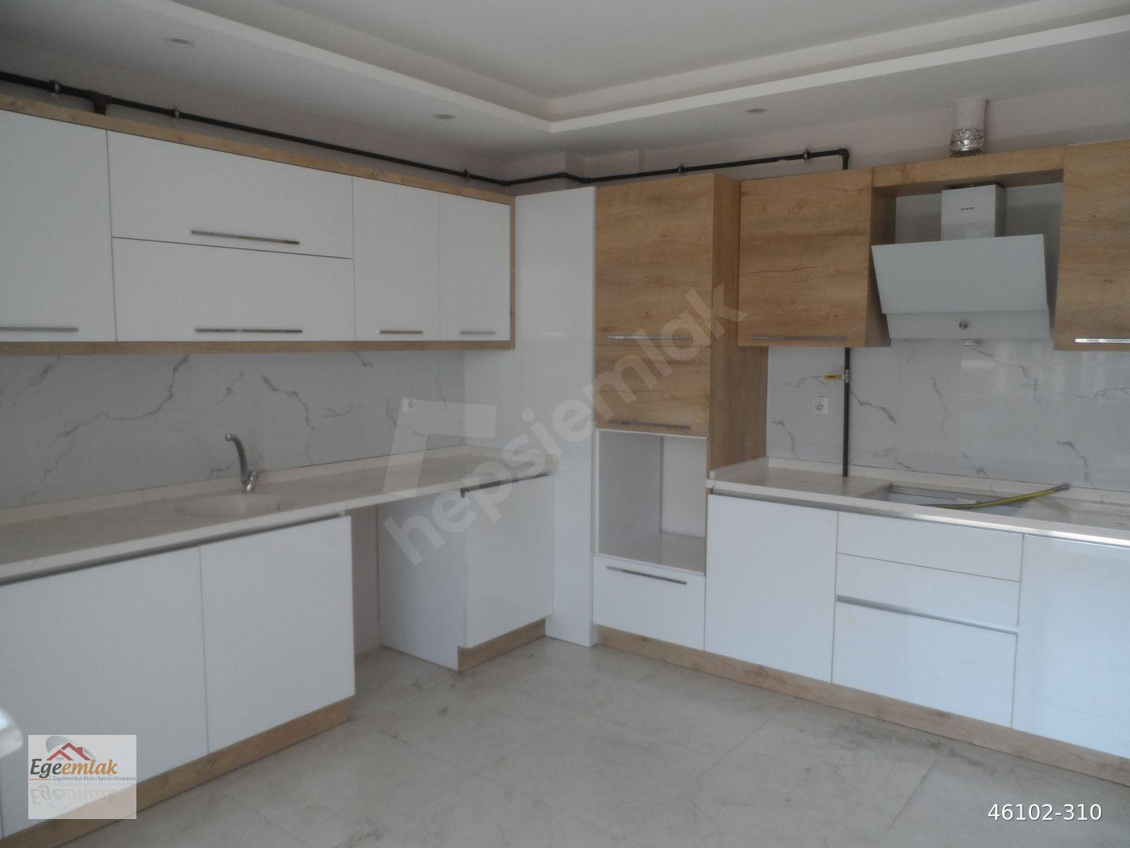 Nazilli Ege Emlak Ofisinden Yeşil Mah. Site İçerisinde, Asansörlü, Doğalgaz Kombili Kiralık Daire