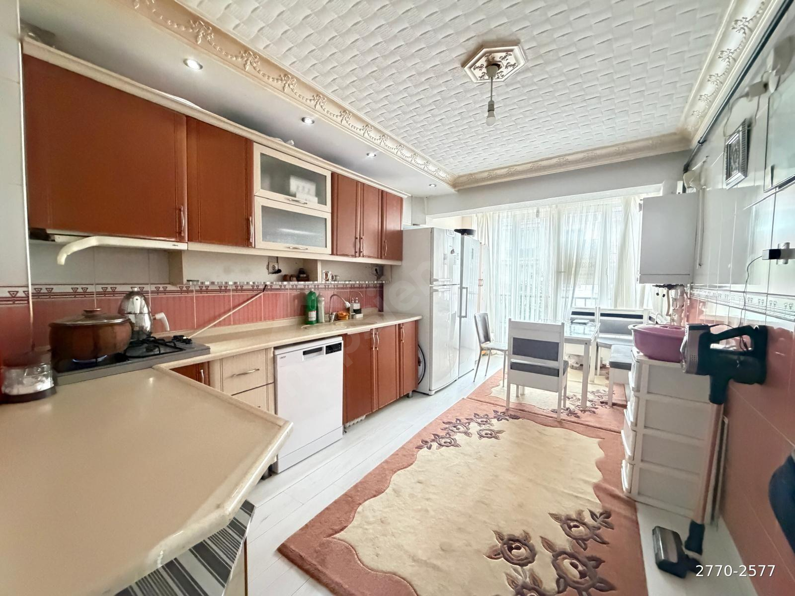 NUR EMLAKTAN KARAPÜRÇEK'TE 3+1 SATILIK DAİRE