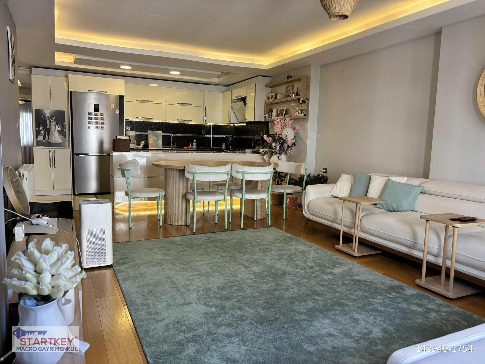 BORNOVA SÜVARİ CADDESİ ÜZERİNDE KAPALI OTOPARKLI SATILIK 3+1