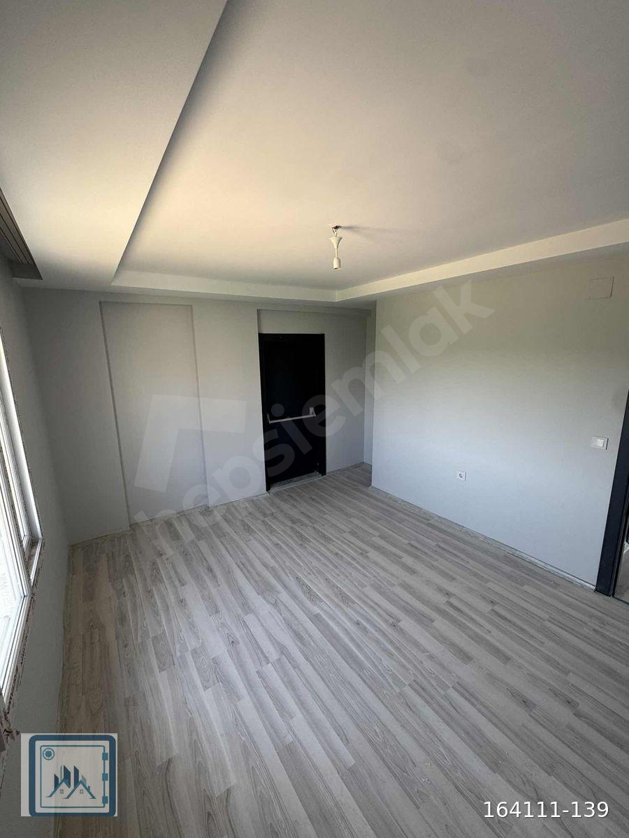 BULVAR ÜZERİ HASARSIZ 3+1 AÇIK MUTFAK