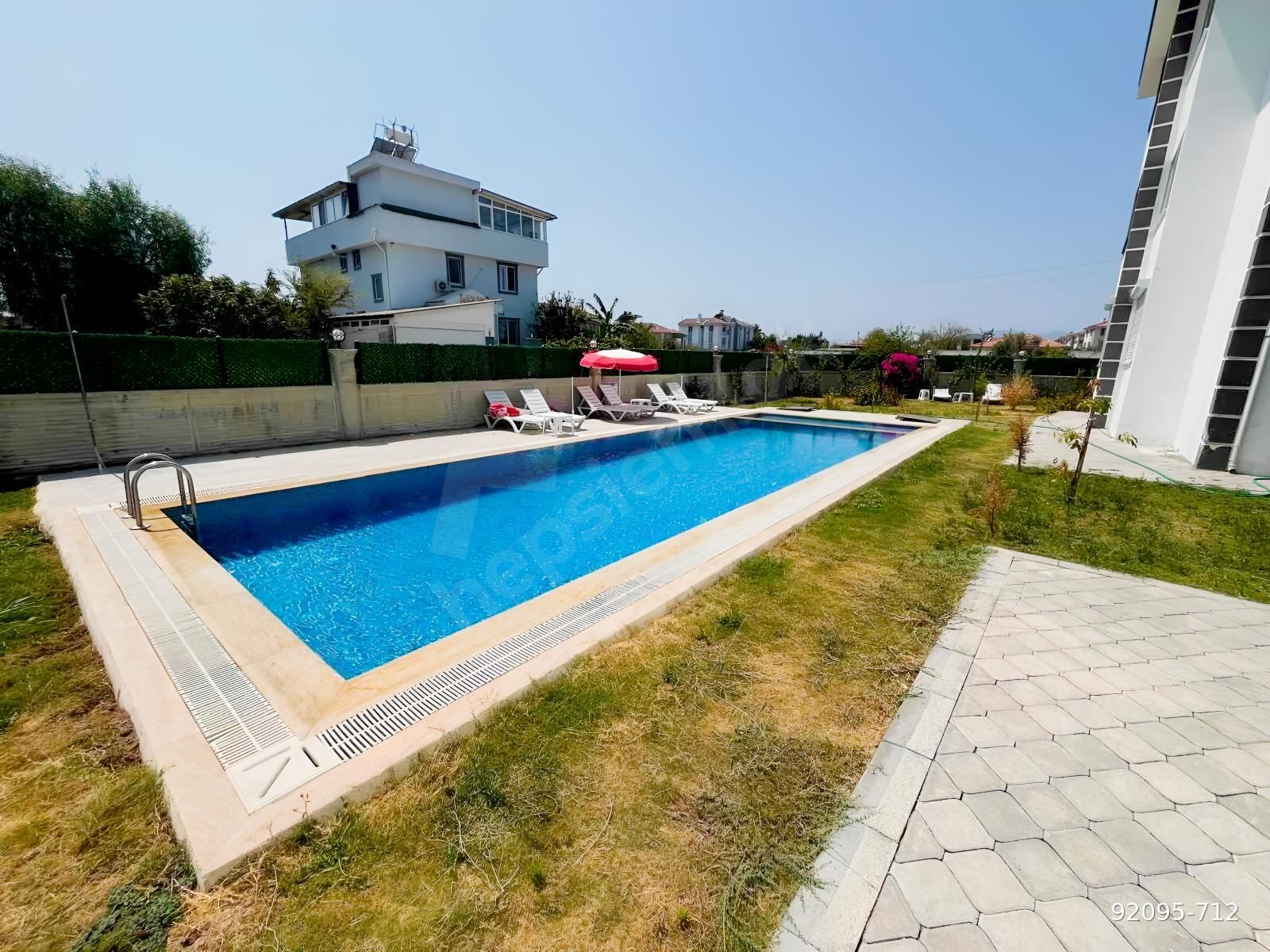 ARYANA EMLAKTAN HAVUZLU 1+1 KİRALIK DAİRE
