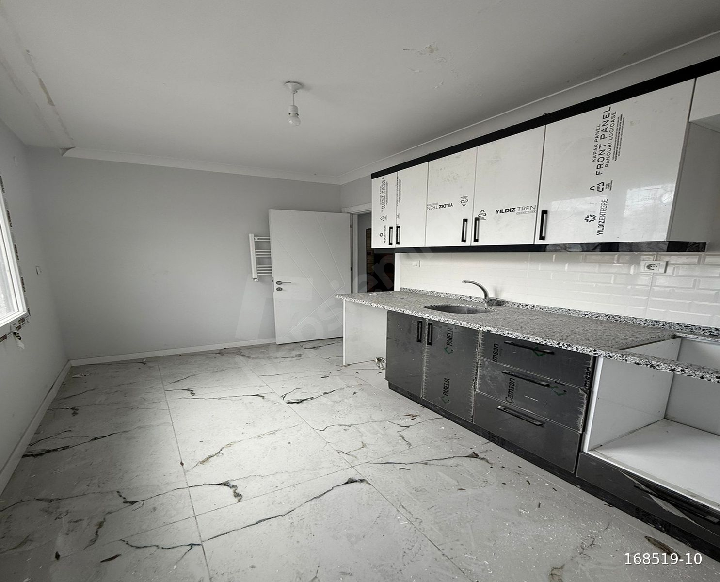 METROBÜSE 3 DK MESAFEDE 3+2 180M2 ASANSÖRLÜ KELEPİR SFIR DUBLEX