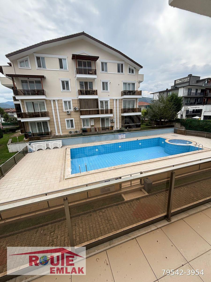 BAŞİSKELEDE 2+1 HAVUZLU SİTE İÇİNDE ARAKAT DAİRE