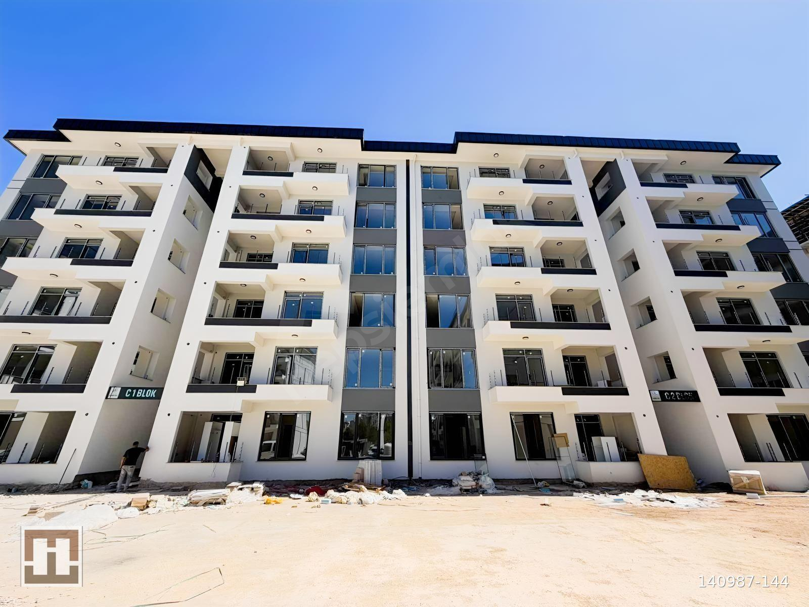 KÜLLİYE KARATAY K.Y.KDE BAHÇE KATLI 3+1 SATILIK DAİRE