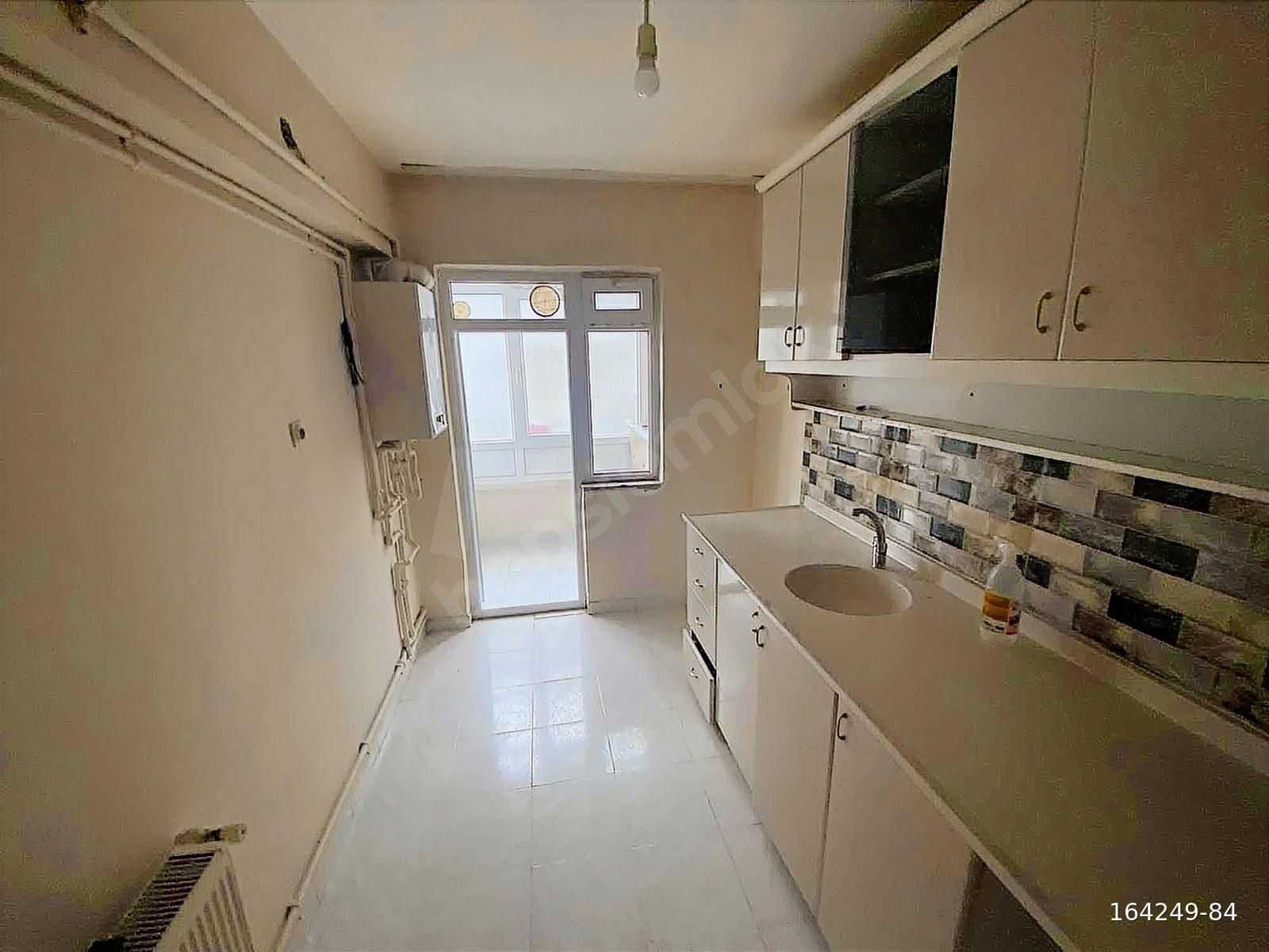 ADRES_DEN_PLEVNE_MAH_3+1_ARA_KAT_CADDE_ÜZERİ_KİRALIK_DAİRE