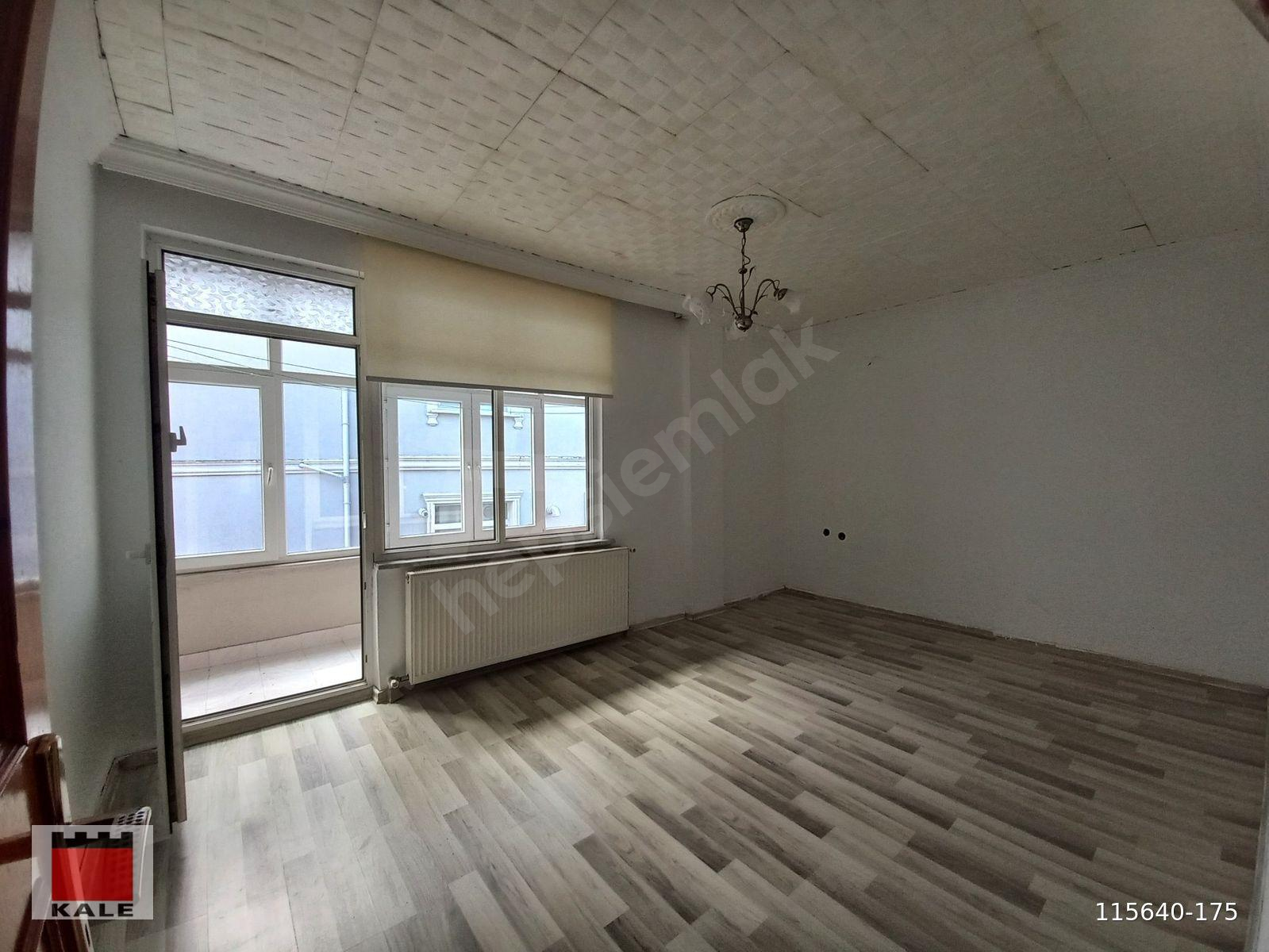 KAPAKLI MERKEZDE KİRALIK 2+1 DAİRE 2 BALKONLU