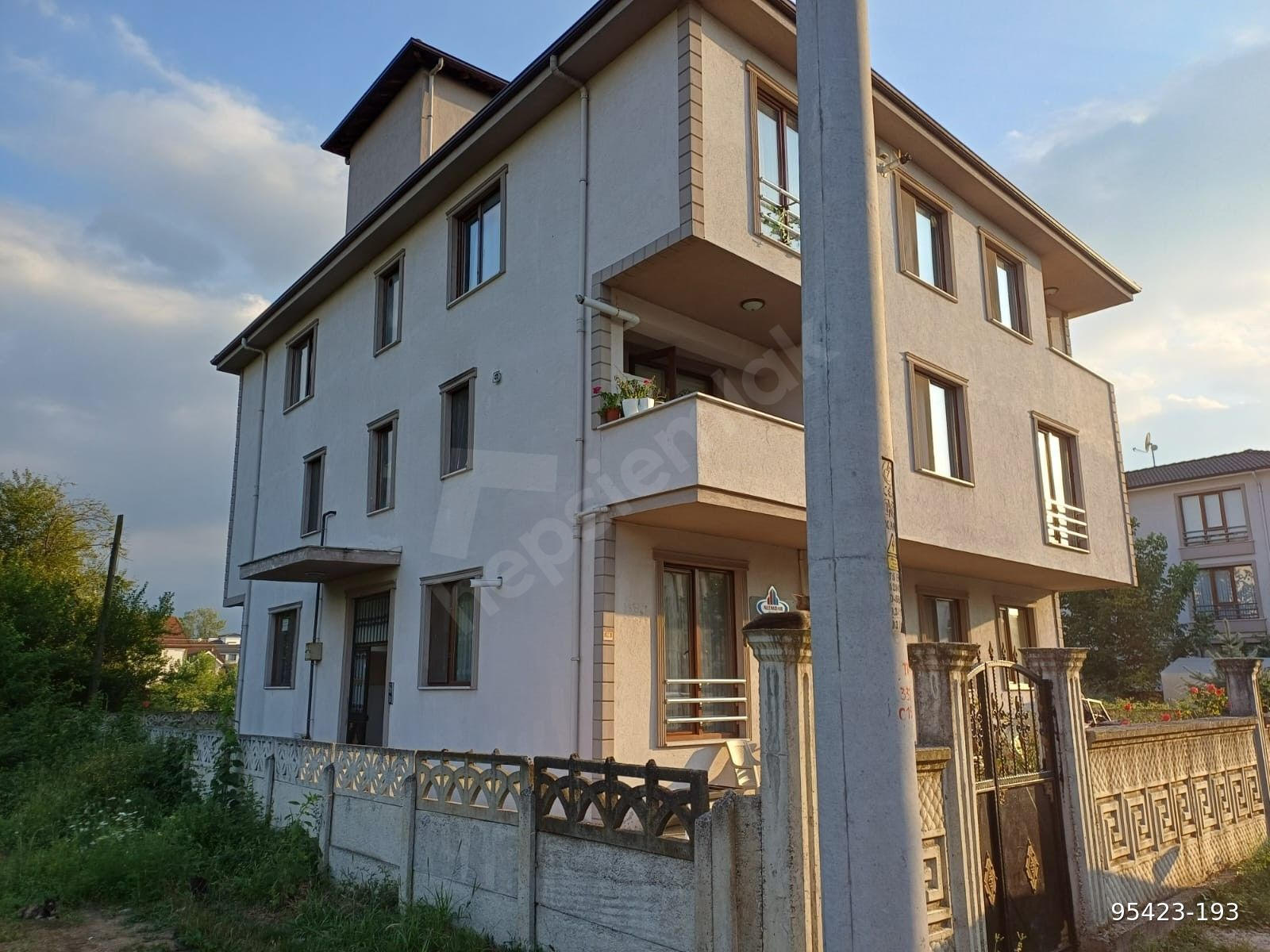 DÜZCE-AZMİMİLLİ MAH. İSKANLI-KREDİYE UYGUN-SATILIK 2+1 DAİRE