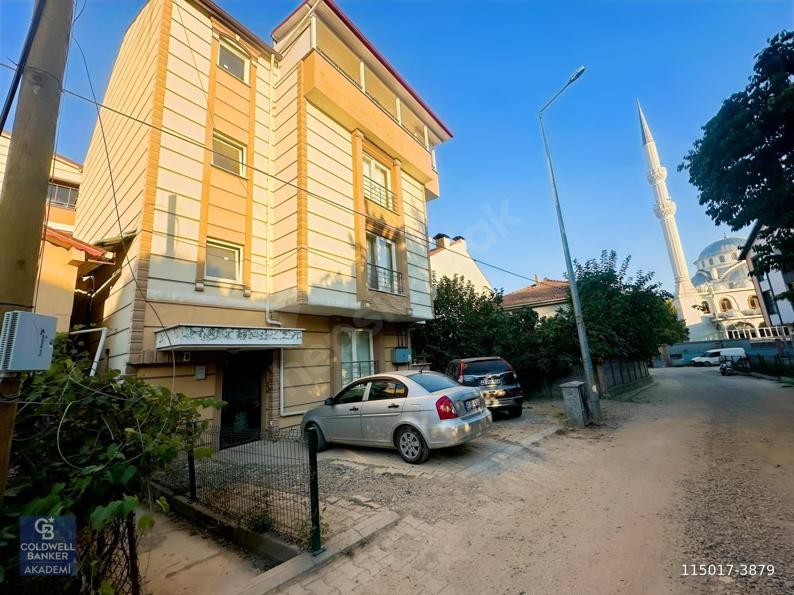 DERİNCE ÇINARLI MAHALLESİ'NDE 2+1 ARA KAT SATILIK DAİRE