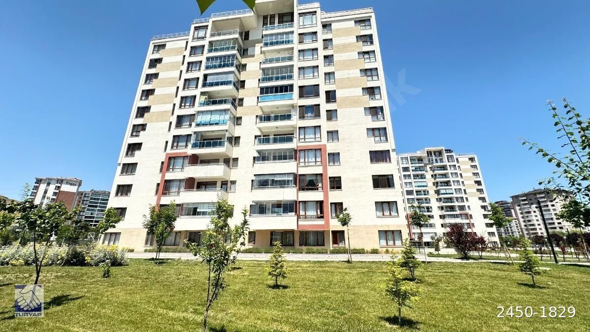 TURYAP'TAN SEÇKİN YAŞAMIN ADRESİ SEÇKİN SİTESİNDE SATILIK 4+1