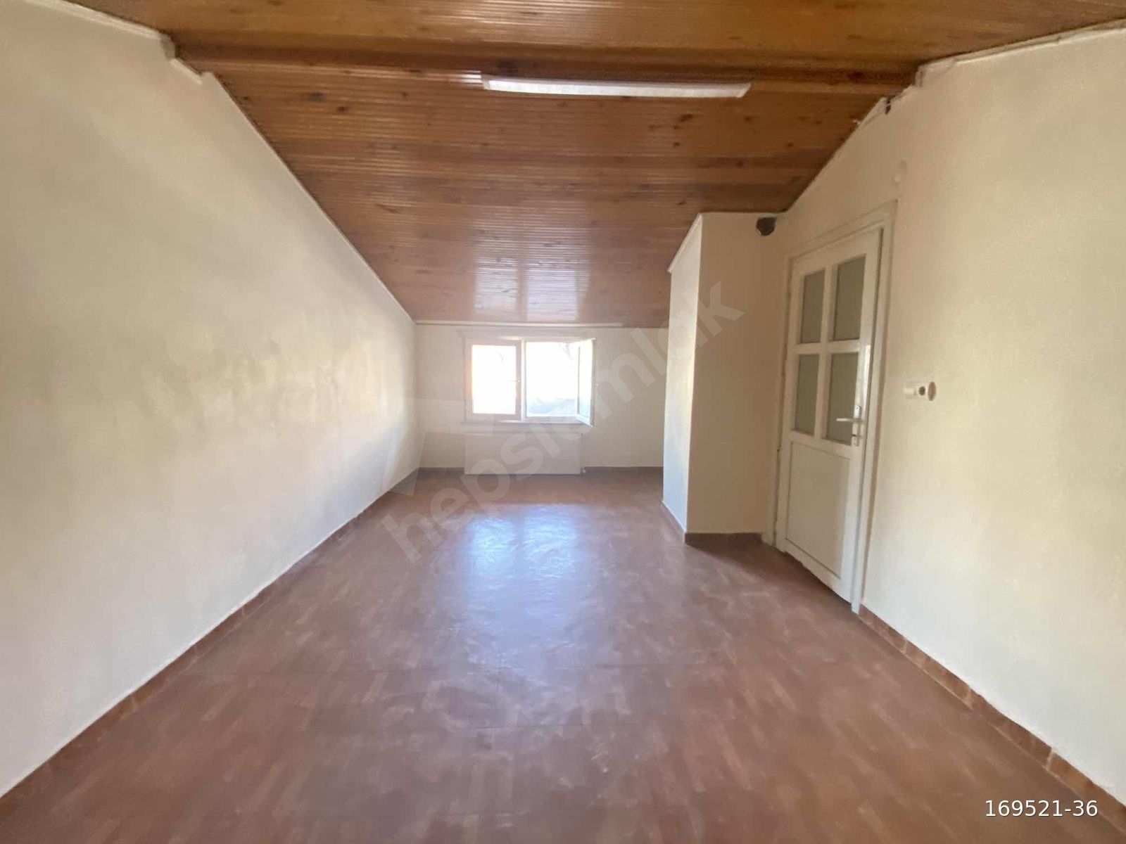 YENİMAHALLE'de 2+1 80 m2 METRO 8-10 dk.