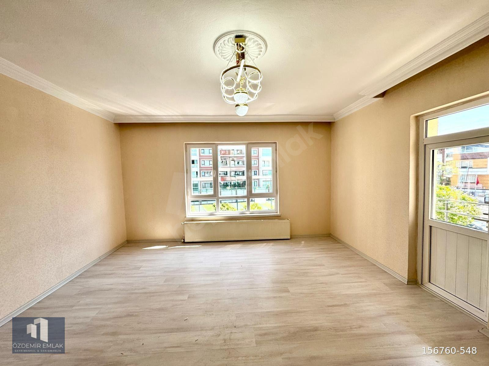 ÖZDEMİR EMLAK'TAN PURSAKLARDA MERKEZİ KONUMDA ARA KAT 3+1 125M² DAİRE !!!!!!