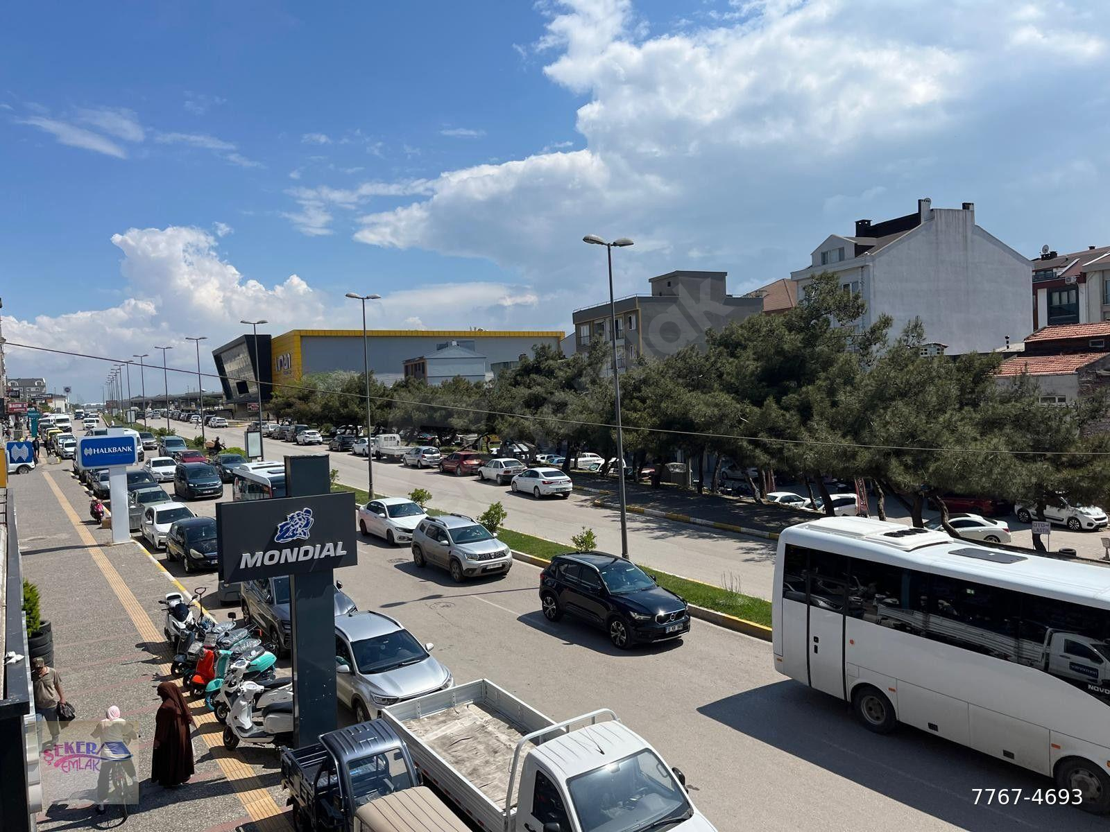 ATATÜRK CADDESİ LİMAN AVM KARŞISI