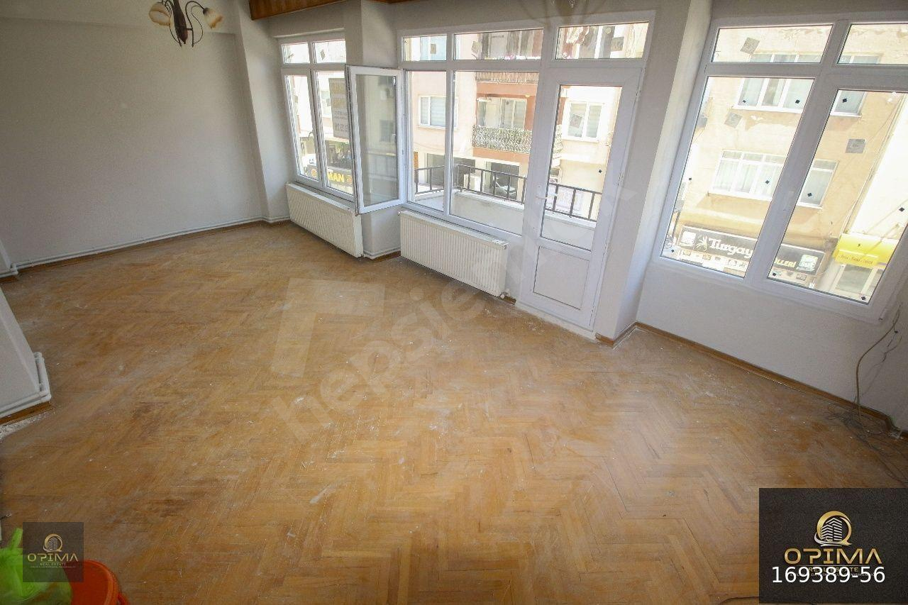 OPİMA'DAN YALI'DA ANA CADDE ÜSTÜNDE MASRAFSIZ KİRALIK 2+1 DAİRE