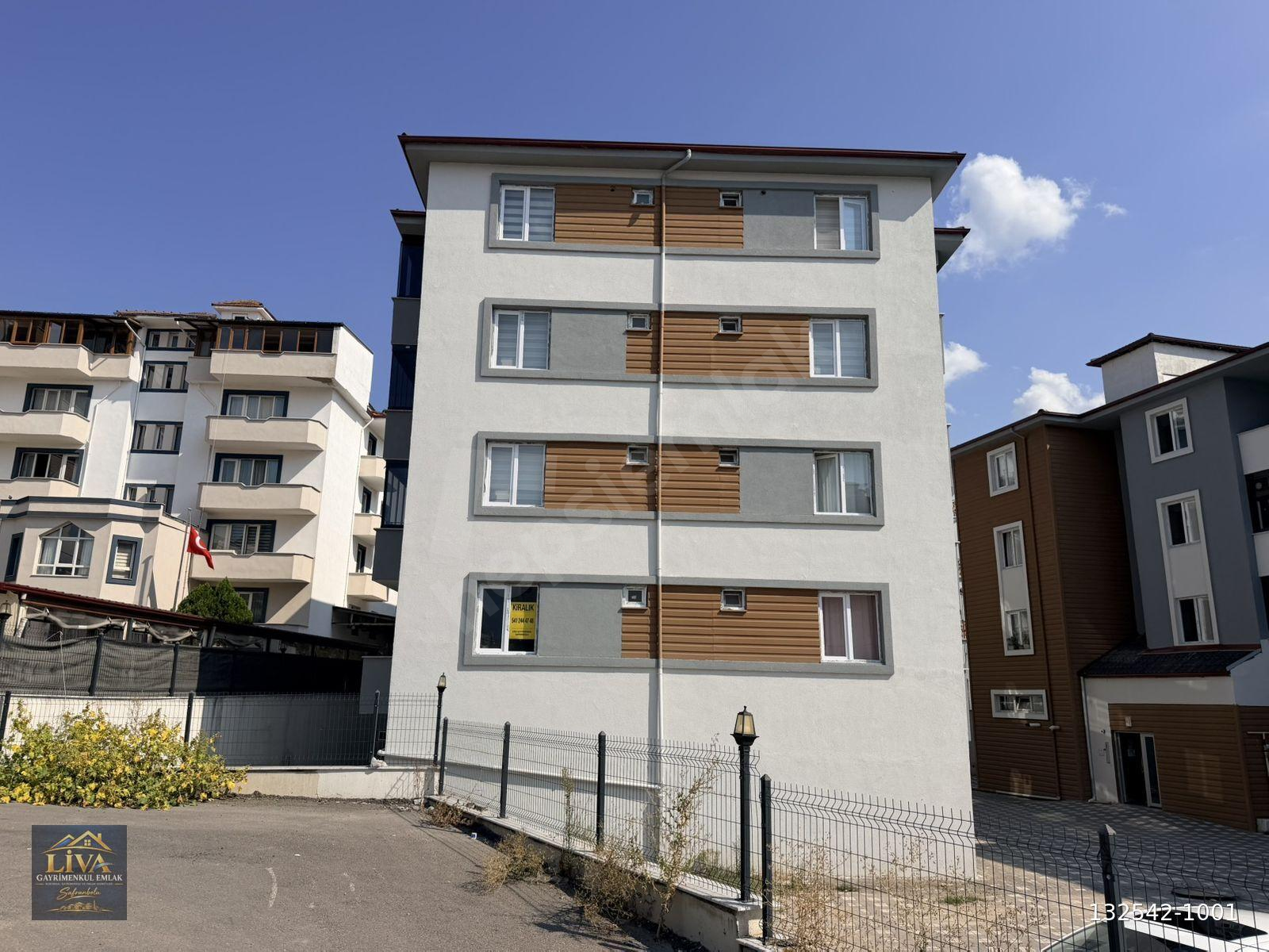 KARABÜK KILAVUZLAR MAHALLESİNDE ÜNİVERSİTEYE YAKIN EŞYALI 1+1 DAİRE KİRALIKTIR