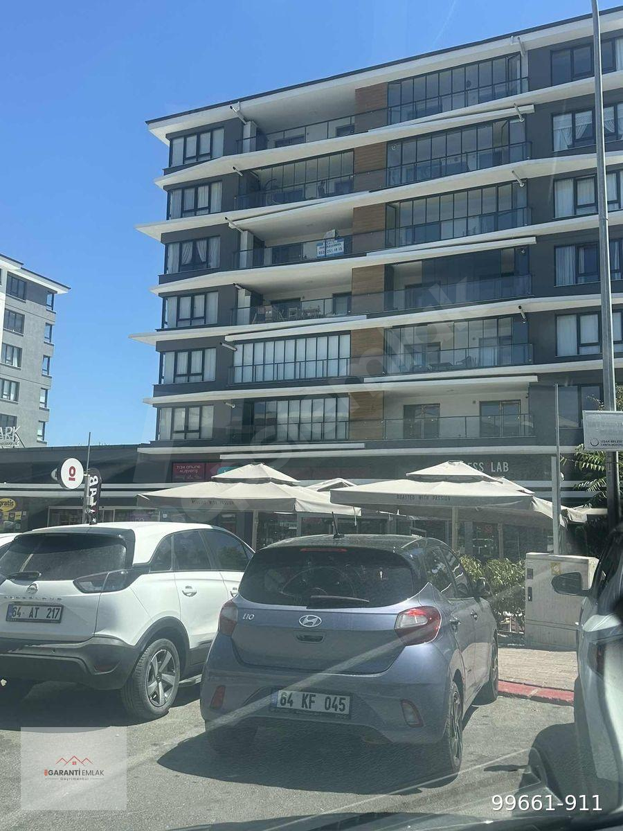 Uşak,Merkez,Cumhuriyet mah,Atapark meydanı kiralık 3+1 135 m2