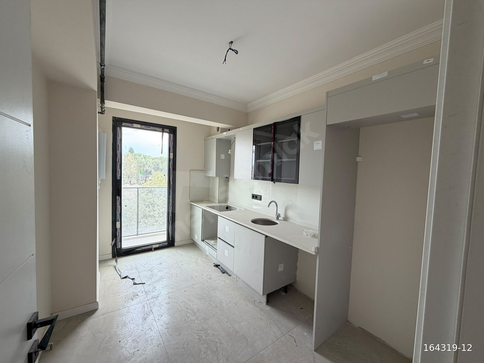 VENDİ GAYRİMENKUL'DEN HAVUZLU SİTEDE 2+1 FERAH DAİRE