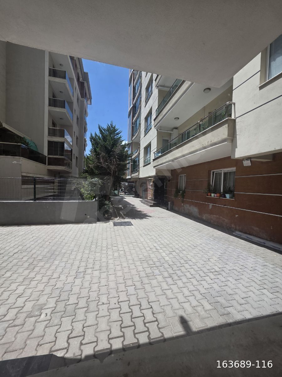 ÇAMDİBİ KAPALI PAZAR YAKININDA SİTE İÇERİSİNDE 1+1 KİRALIK DAİRE