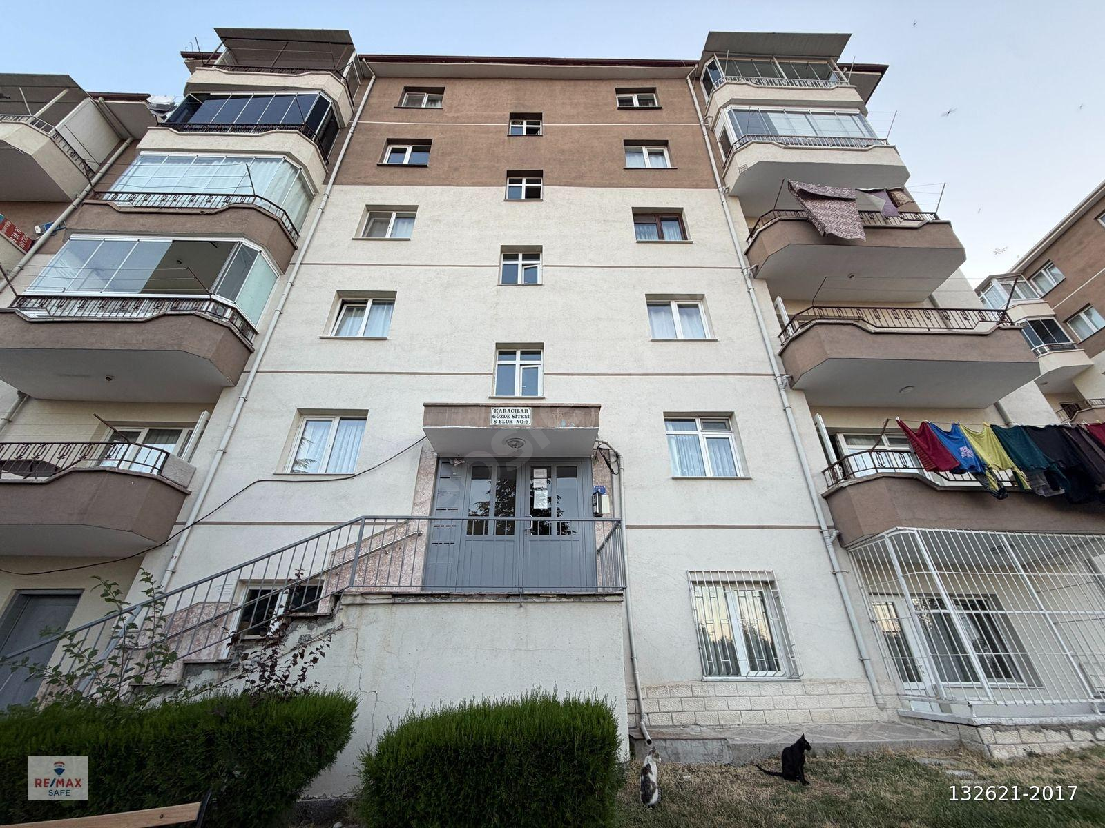 KARACILAR GÖZDE SİTESİNDE PARK CADDE MANZARALI 3+1 KİRALIK DAİRE