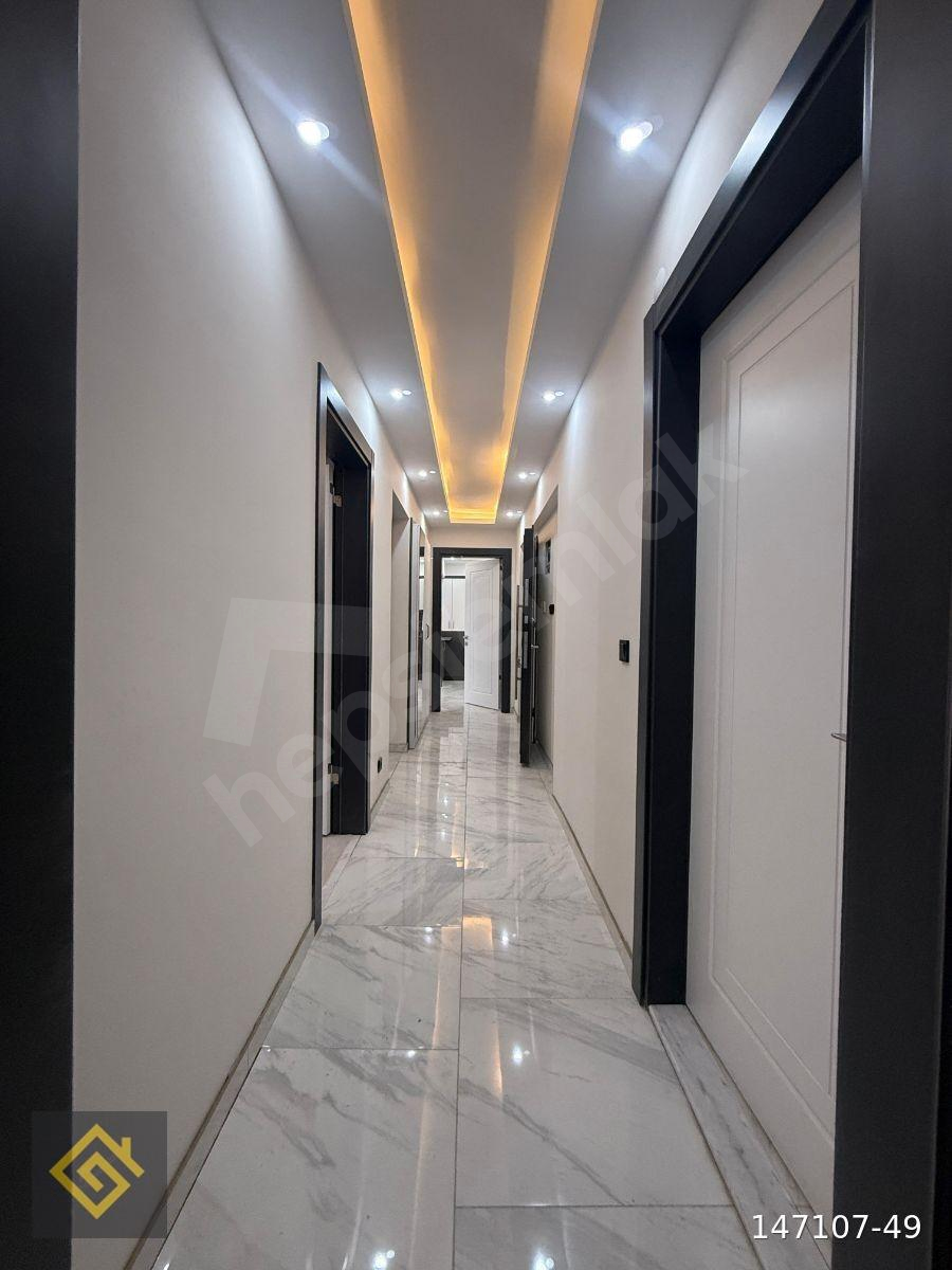 Kadınlar Denizi Mah.plaja 700 mt asansörlü 3+1 ebeveyn banyolu