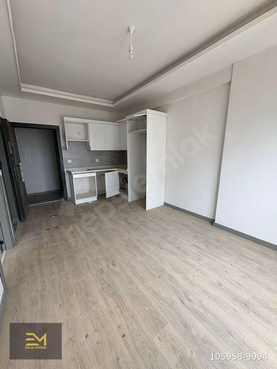 EMLAK MARKASI'ndan SARIÇAM'DA OTURUMA HAZIR CAZİP 1+1 DAİRE!!