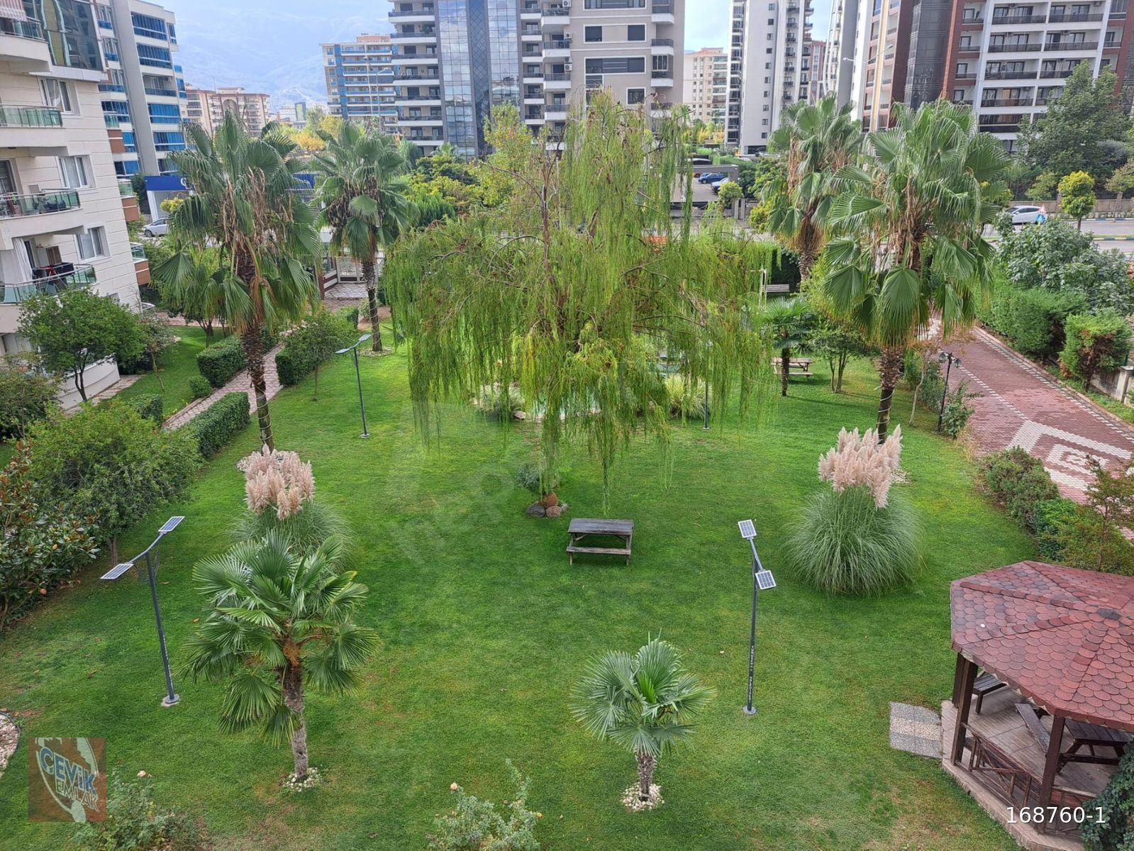 GÜZELYURT MAH. ELİT SİTE'DE 4+1 FUL DAİRE