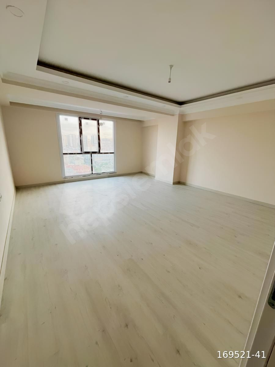 SİTE İÇERİSİNDE SATILIK 4+1 GENİŞ VE FERAH DAİRE