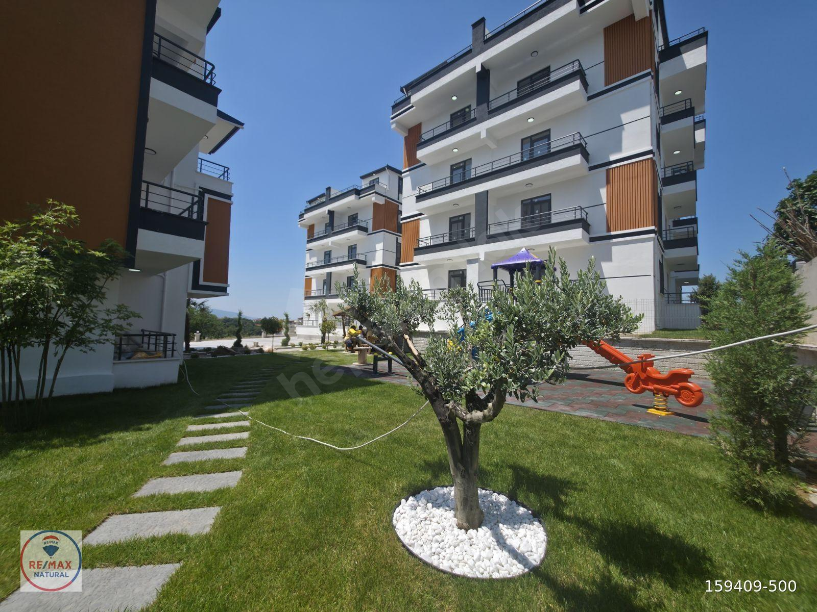 BAŞİSKELE YEŞİLYURTTA SİTE İÇİNDE,SIFIR,ARAKAT DAİRE