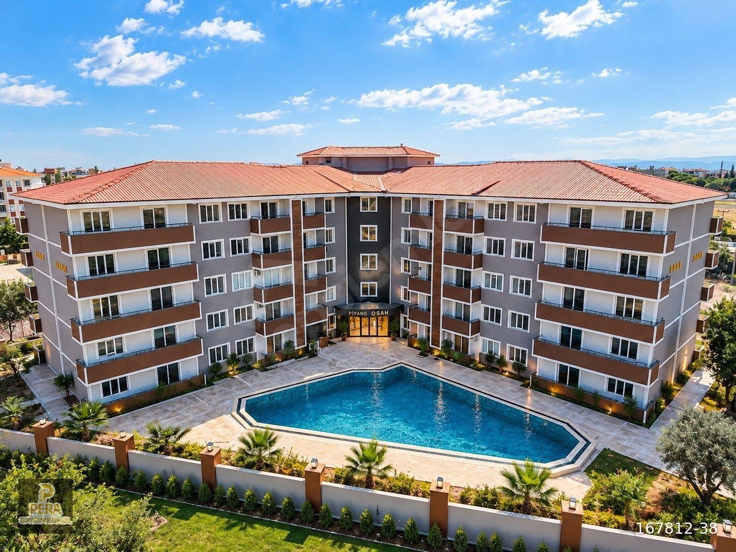 AYVALIK ALTINOVADA HAVUZLU VE KAPALI OTOPARKLI SATILIK 1+1 DAİRE