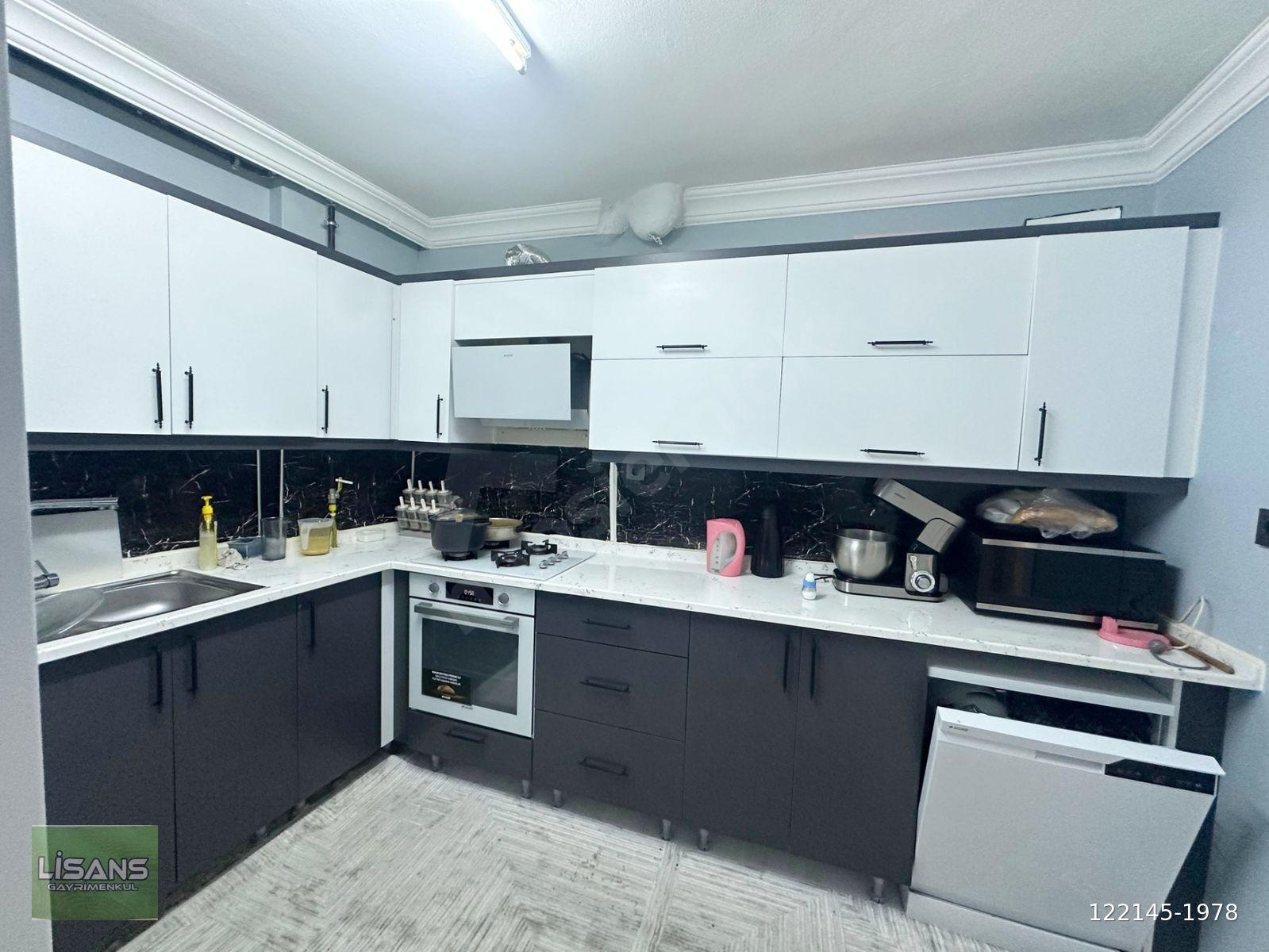 MAVİ BULVARDA İKRAM DONDURMAYA YAKIN DOĞALGAZLI KAPALI MUTFAK 3+1 UYGUN FİYAT SATILIK DAİRE