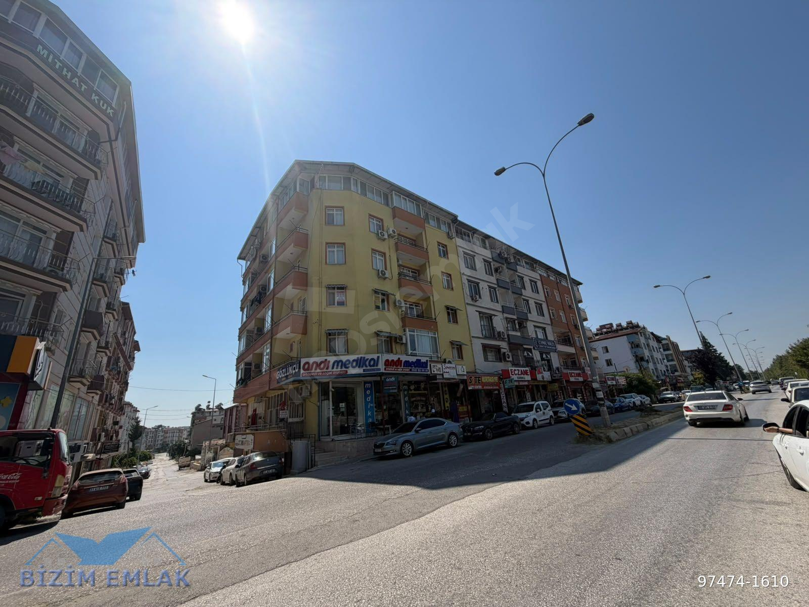 ÜNİVERSİTE HASTANE KARŞISI ANA CADDE DE KİRALIK APART