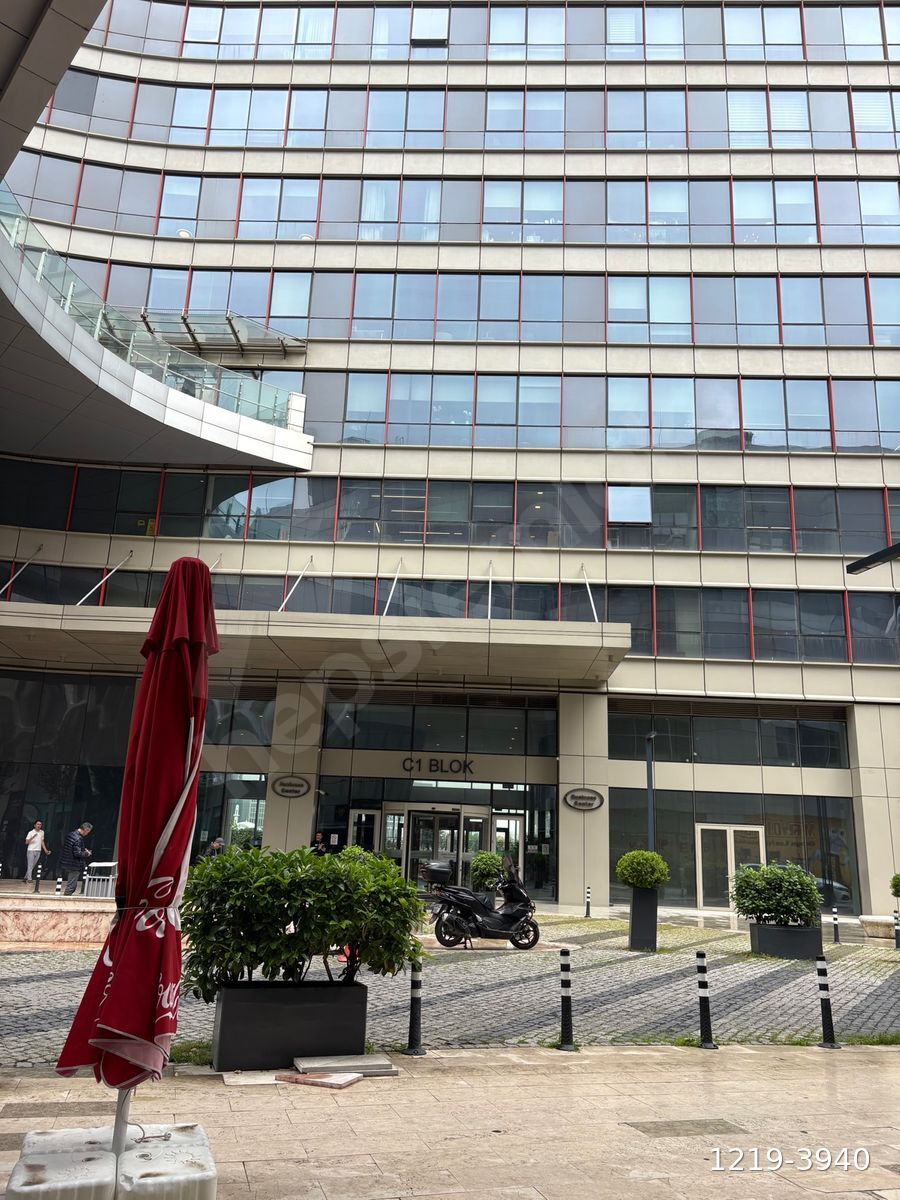 ATAŞEHİR METROPOL İSTANBUL'DA BÜYÜK TİP ATAŞEHİR CEPHELİ 1+1 KİRALIK DAİRE