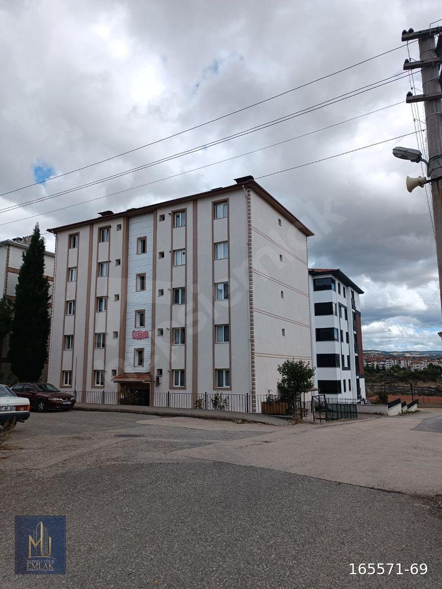 KARABÜK 5000 EVLER B.EVLERDE MEHMET UĞUR EMLAKTAN KİRALIK 2+1 ARA KAT DAİRE
