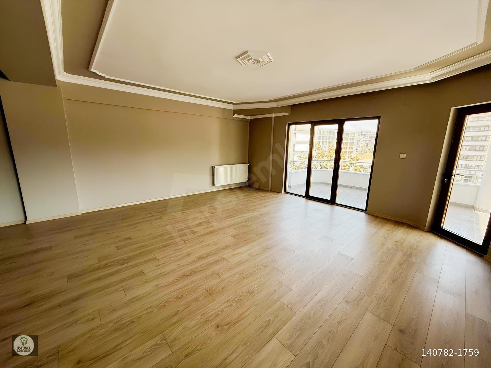 ÜSTÜNELDEN AİLE BİNASINDA 3+1 GENİŞ EŞYASIZ KİRALIK DAİRE