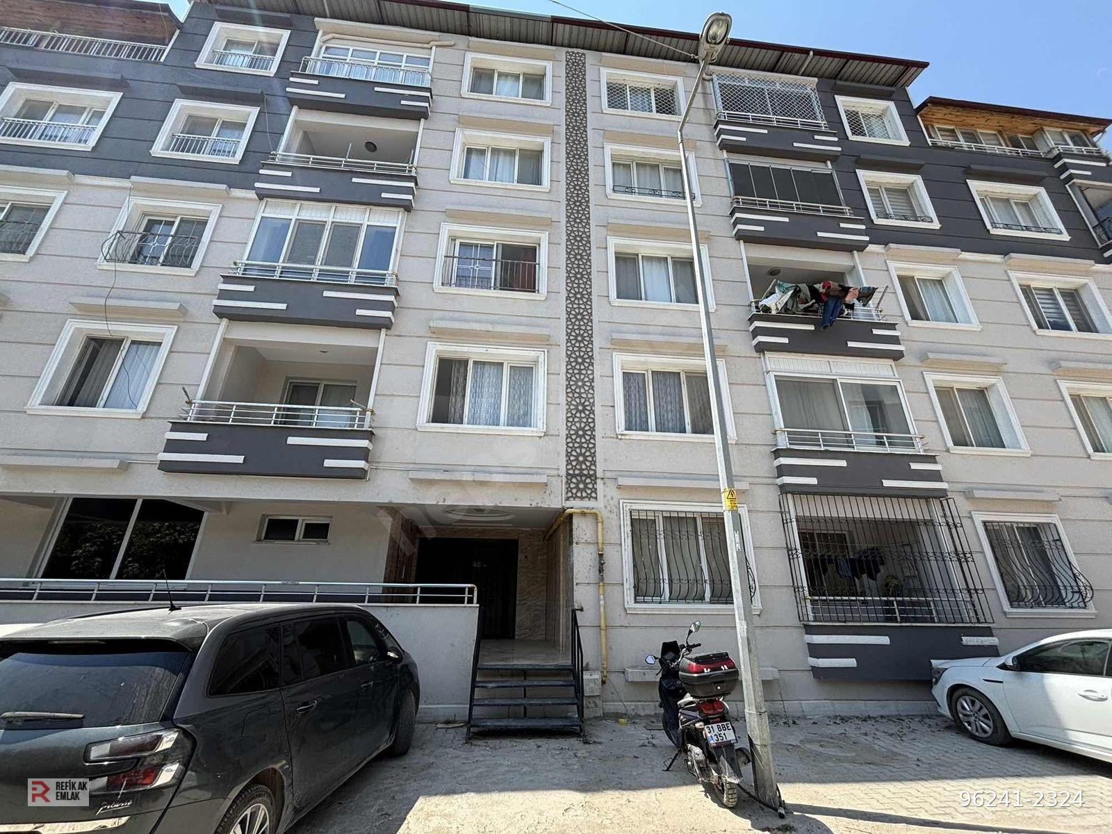 ÇEKMECE UĞURMUMCU CADDESİNDE SATILIK DAİRE