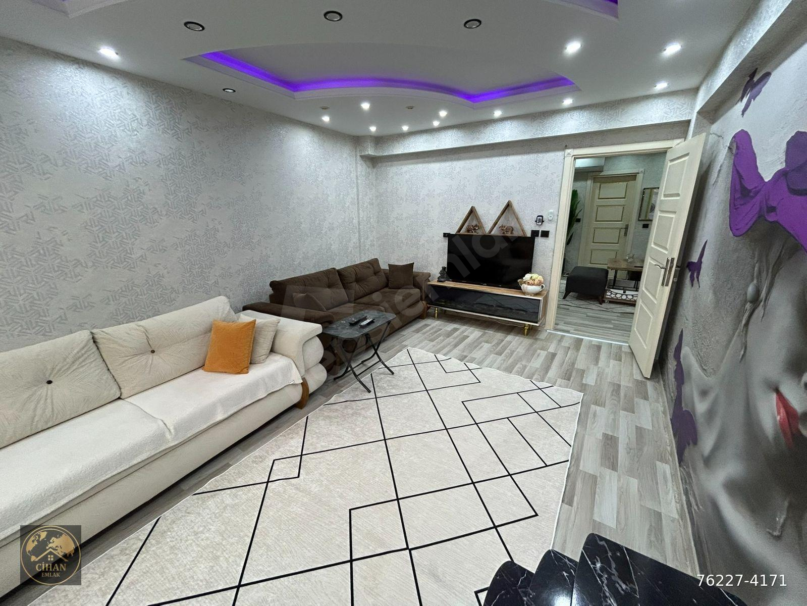 CİHAN EMLAKTAN SATILIK 17 EYLÜLDE BELEDİYE VE FATİH İLKOKULU YAKININDA AÇIK MUTFAKLI 2+1 YENİ DAİRE