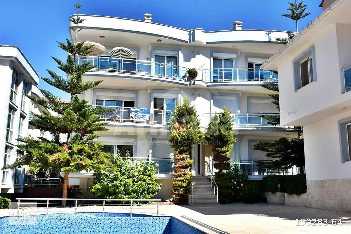 KUŞADASI KADINLAR DENİZİN'DE SİTE İÇERSİNDE FULL EŞYALI SATILIK