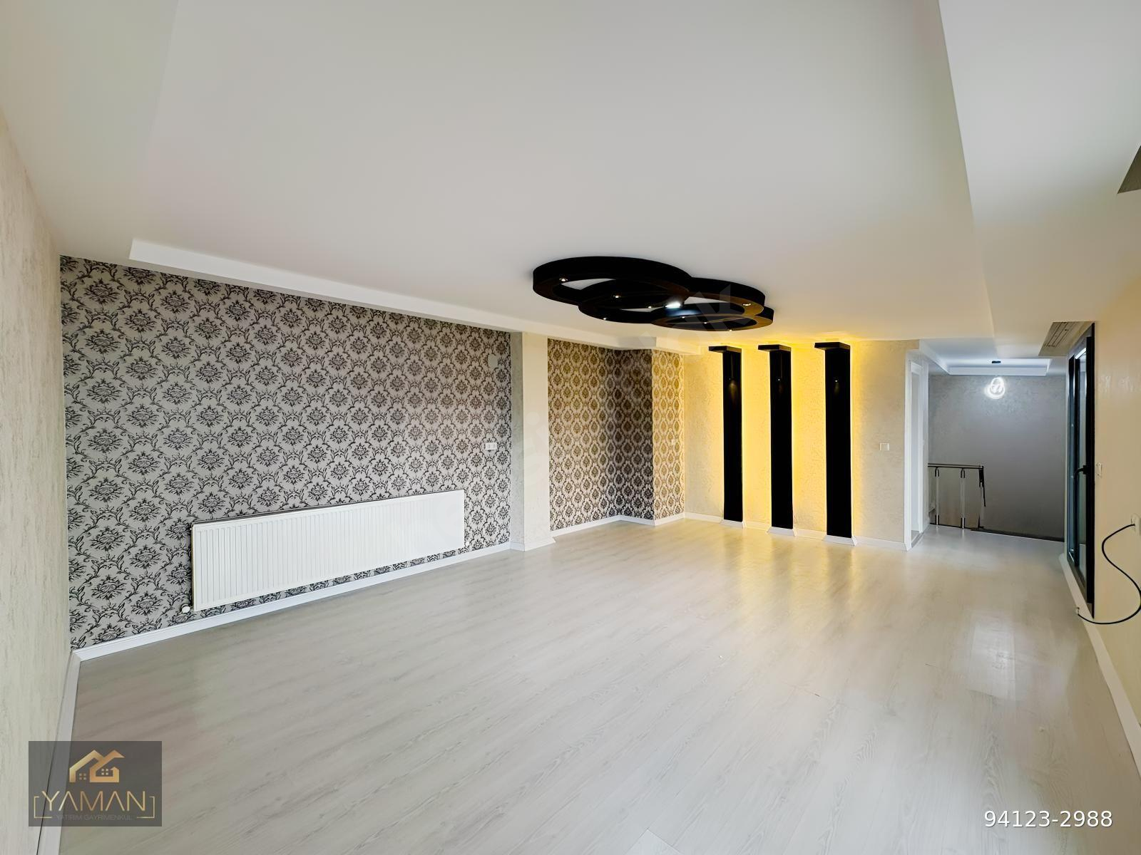 Hürriyet Mahallesi Cuma Pazarı Karşısı 260m² 3+1 Satılık Dubleks