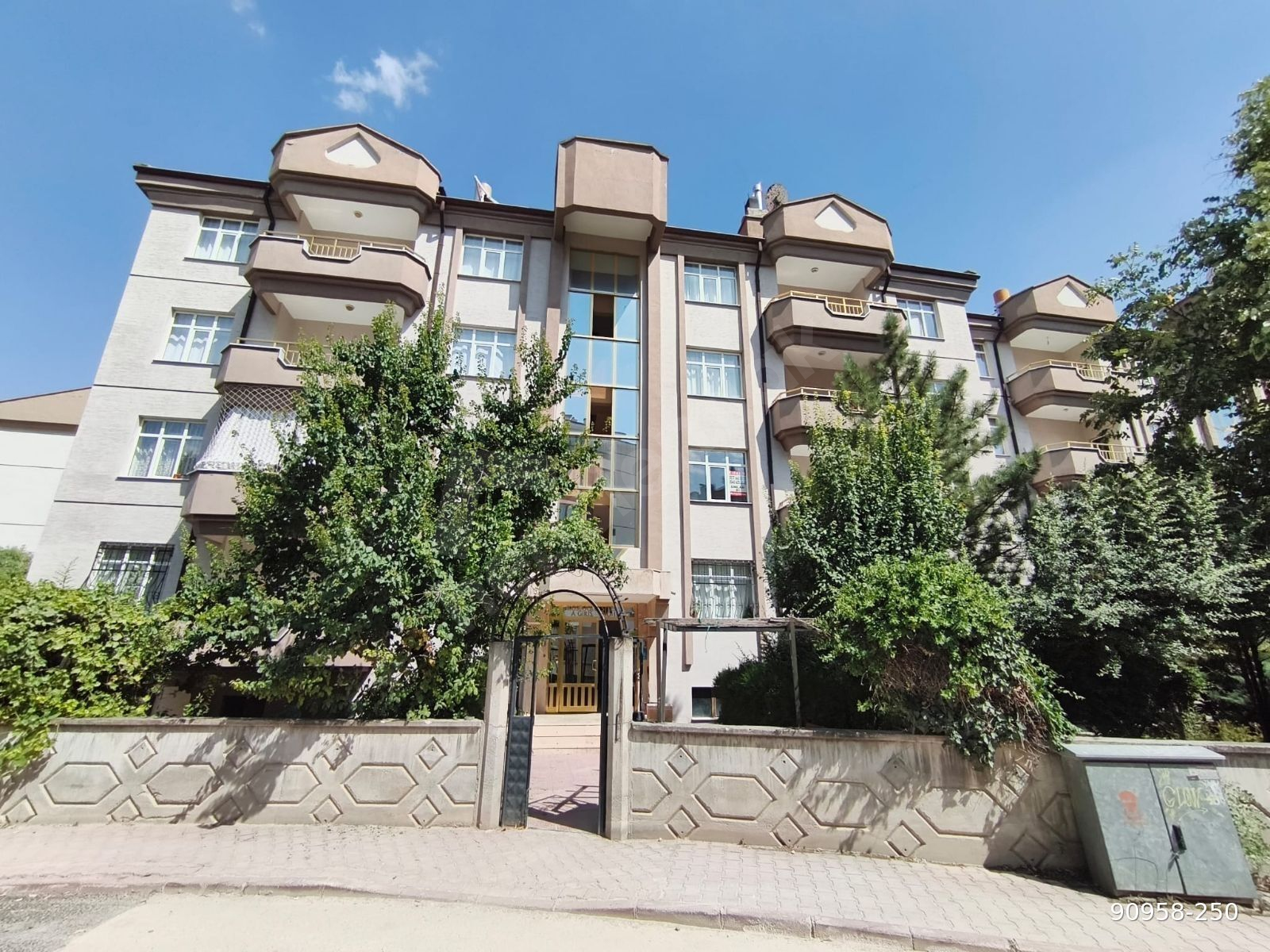 EMLAK81DEN KONYA KARATAY GAZİ OSMANPAŞADA 3+1 ARAKAT DAİRE