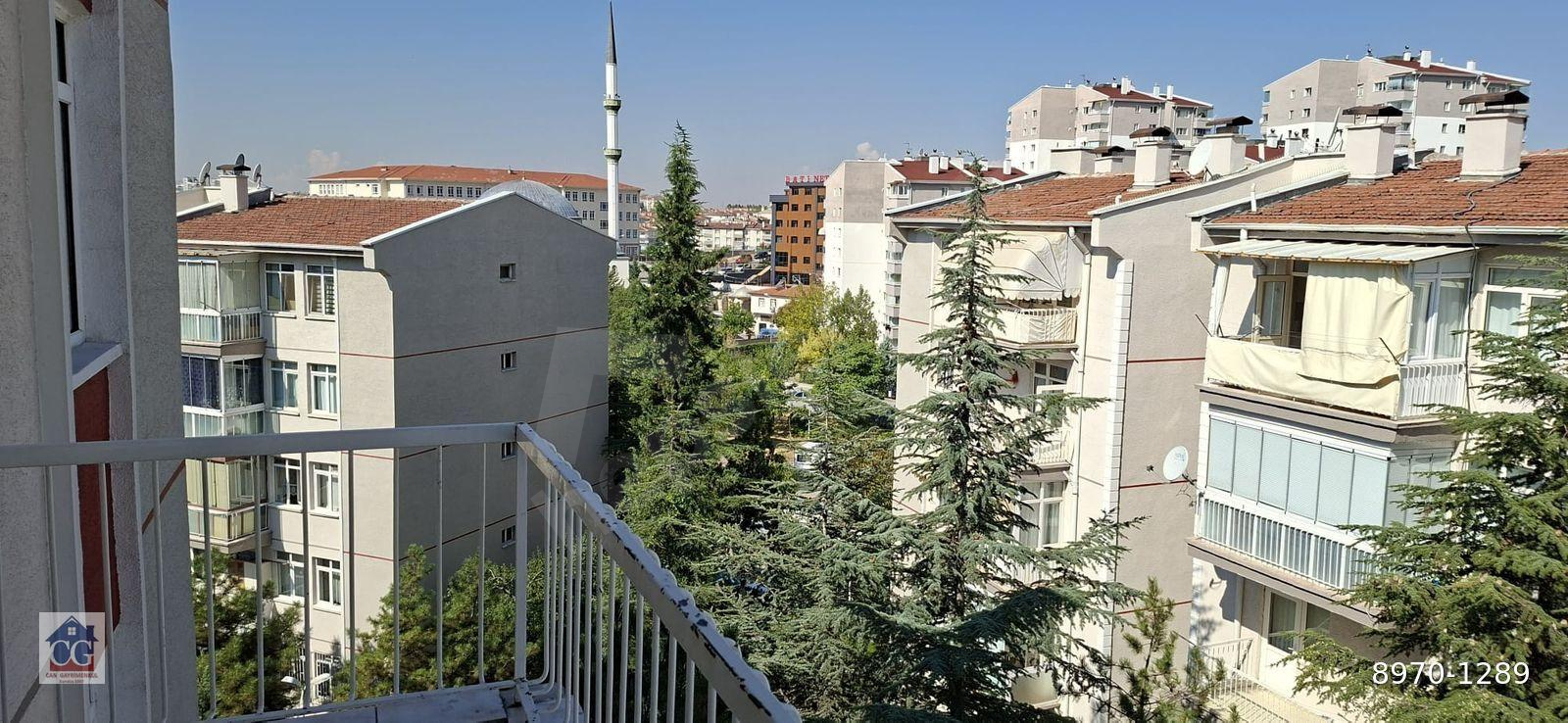 CAN'DAN BATIKENT GAMA SİTESİNDE ARA KATTA FERAH BAKIMLI DAİRE