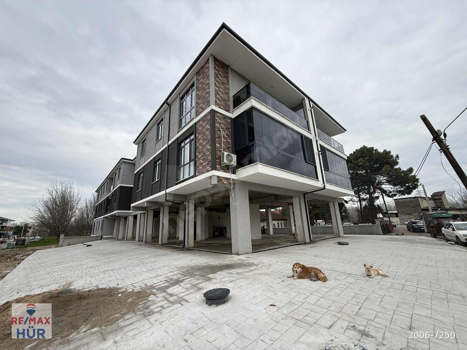 ÖMER İNAN REMAX HÜR 2+1 100m2 SIFIR 3.cü KAT DAİRE
