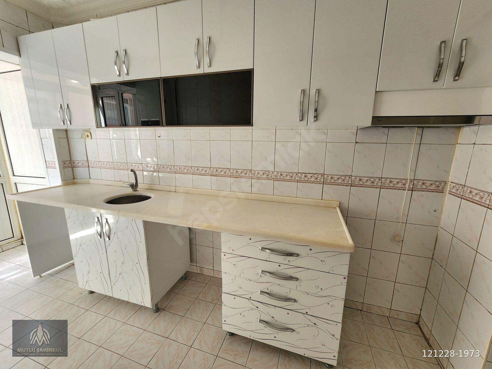 ABİDİNPAŞA GÜZELİŞ SOKAKATA 3+1 KİRALIK DAİRE