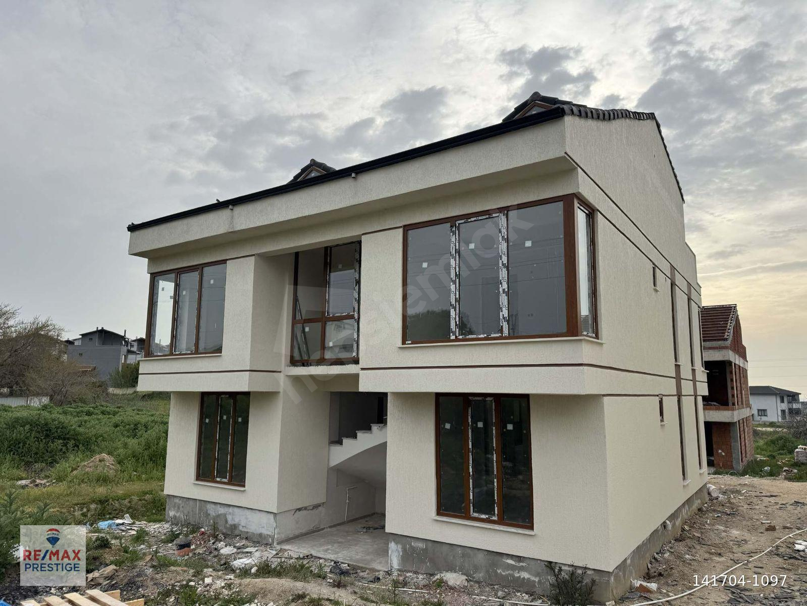KARABİGA'DA MÜSTAKİL TADINDA, BAHÇELİ VE DOĞALGAZLI 1+1 DAİRE