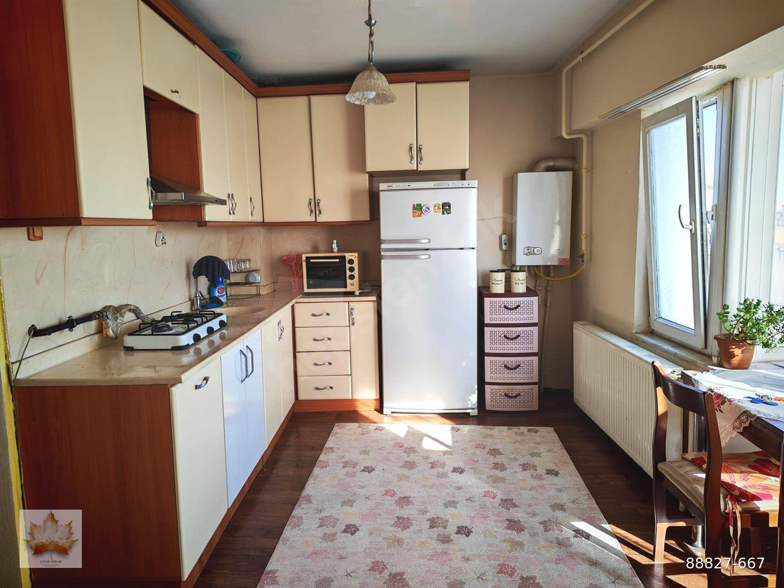 BANDIRMA ATATÜRK CAD.TAPU YAKINI EŞYALI ARA KAT SATILIK DAİRE