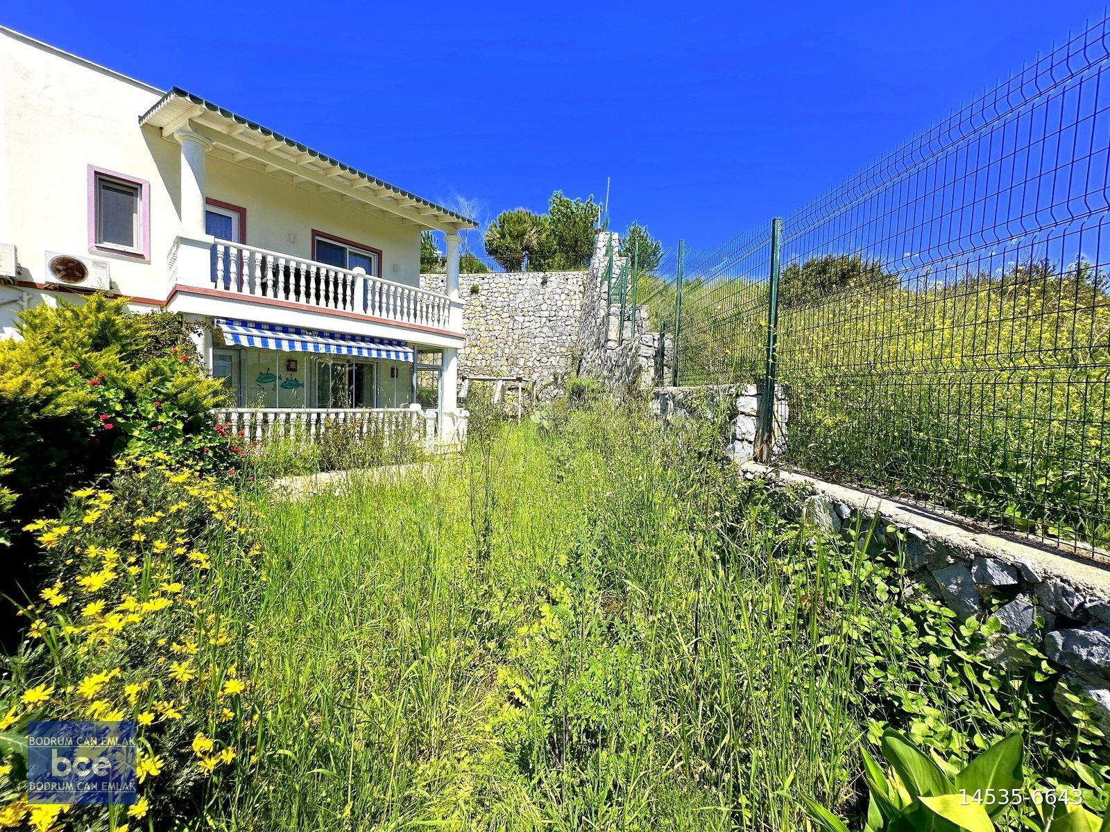 KUMSAL PLAJLARA YAKIN REZİDANS SİTEDE 400m2 BAHÇELİ DAİRE
