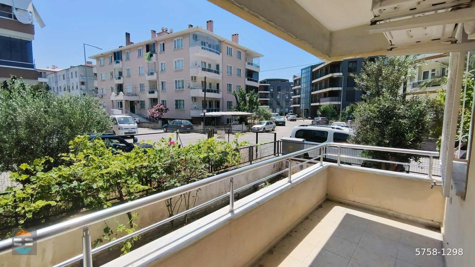 Sarımsaklıda Orman Manzaralı Bahçe Kullanımlı 3+1 Satılık Daire